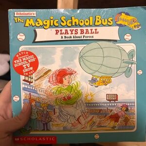 Vintage magic school bus play ball book